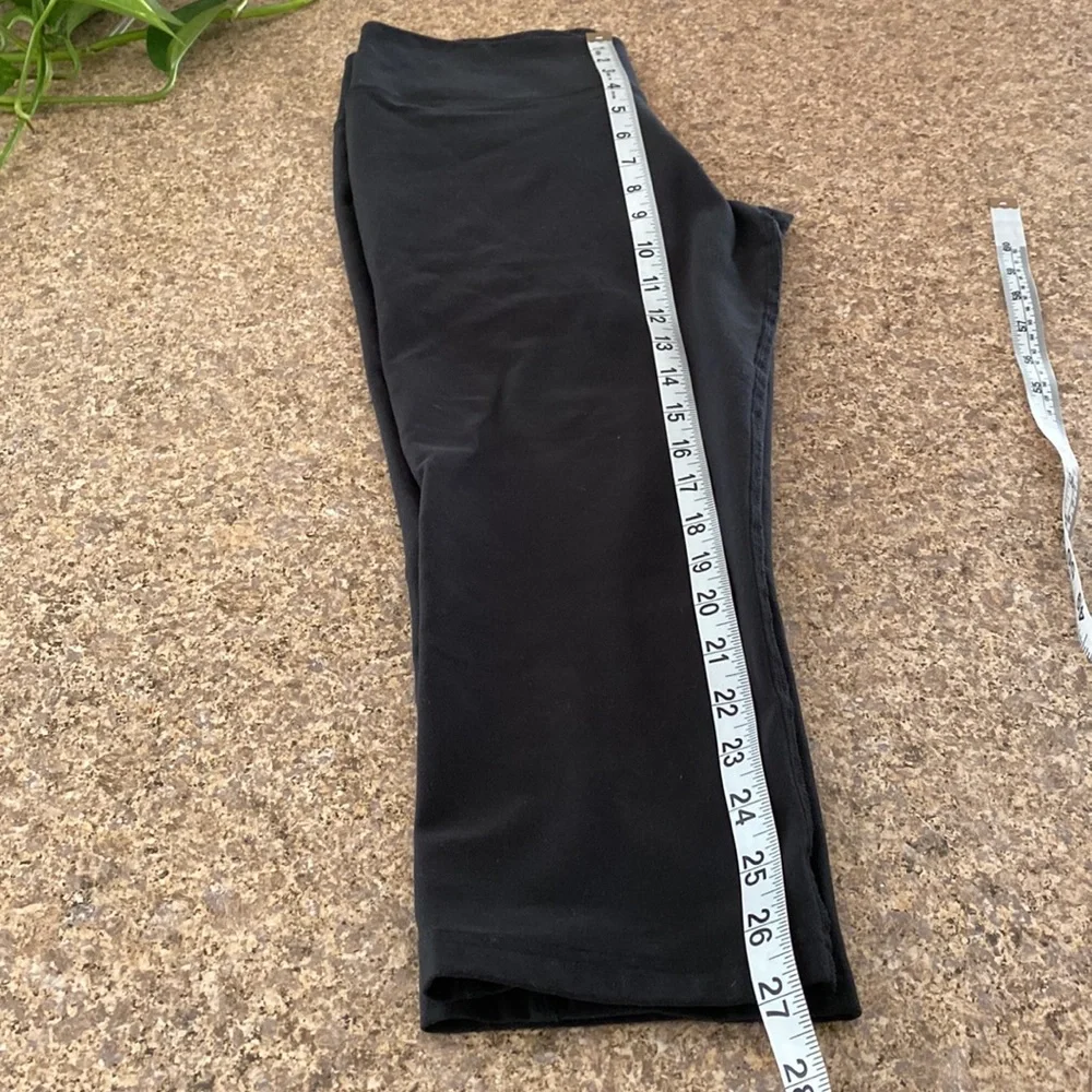 Nike Dri Fit Active Capri Crop Leggings Tights Medium (I think they are black) - Picture 7 of 13